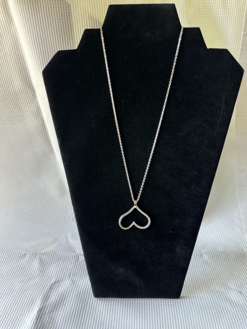 Silver Heart Outline Pendant Necklace